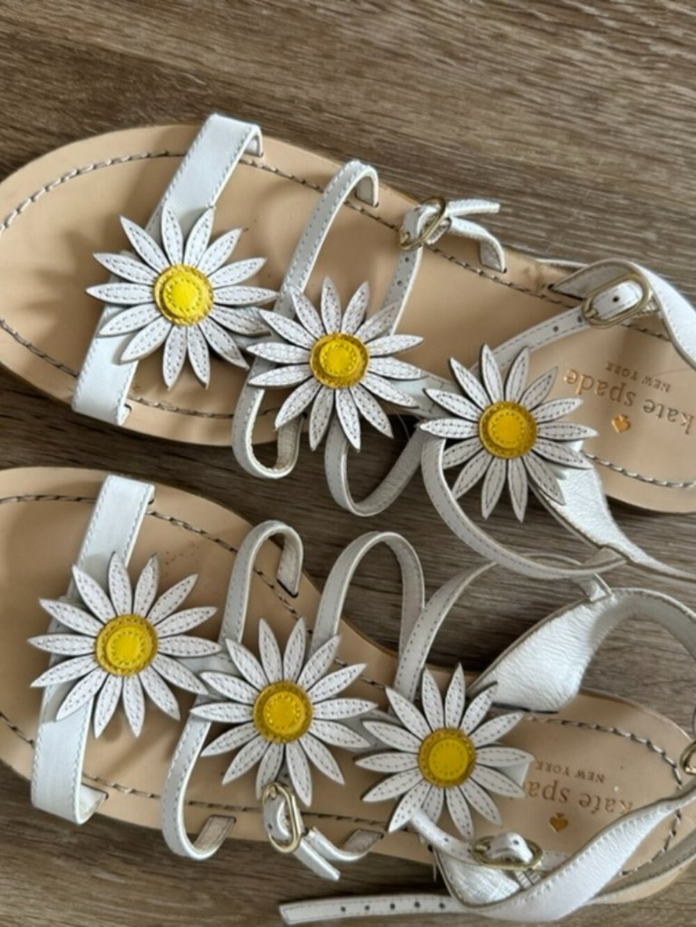 Kate Spade New York Collin Daisy strappy leather sandals, Size 8.5
